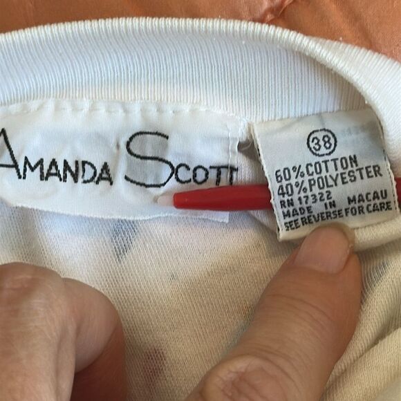 Vtg 80s Amanda Scott White Cotton/Polyester Multi Color Print V Neck Top - Picture 8 of 9